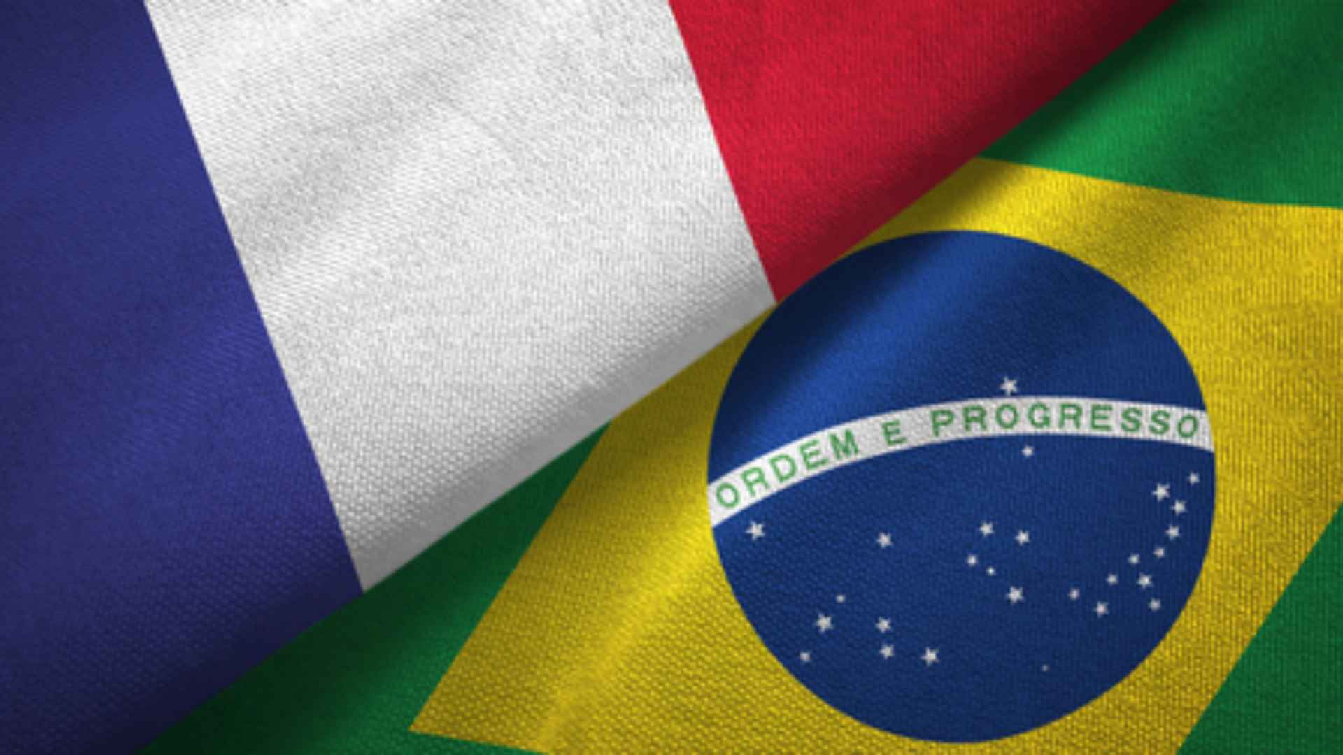 Plagium is now available in French and Portuguese